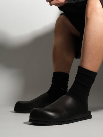 Slippers(Model Photo)