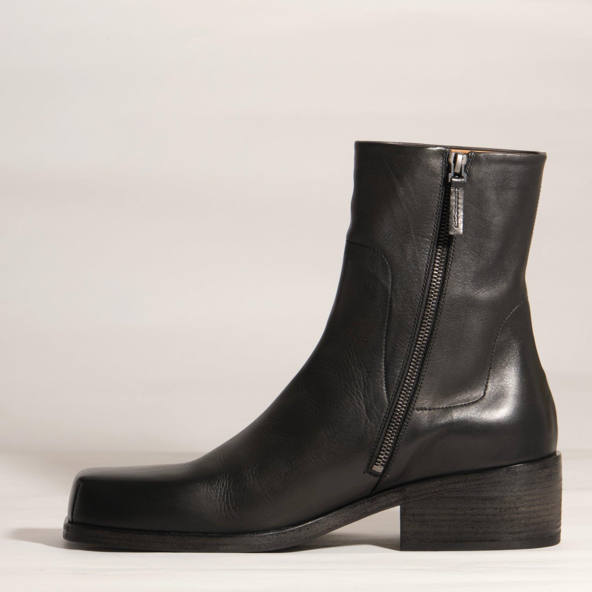 XD-20 Square Toe Ankle Boots