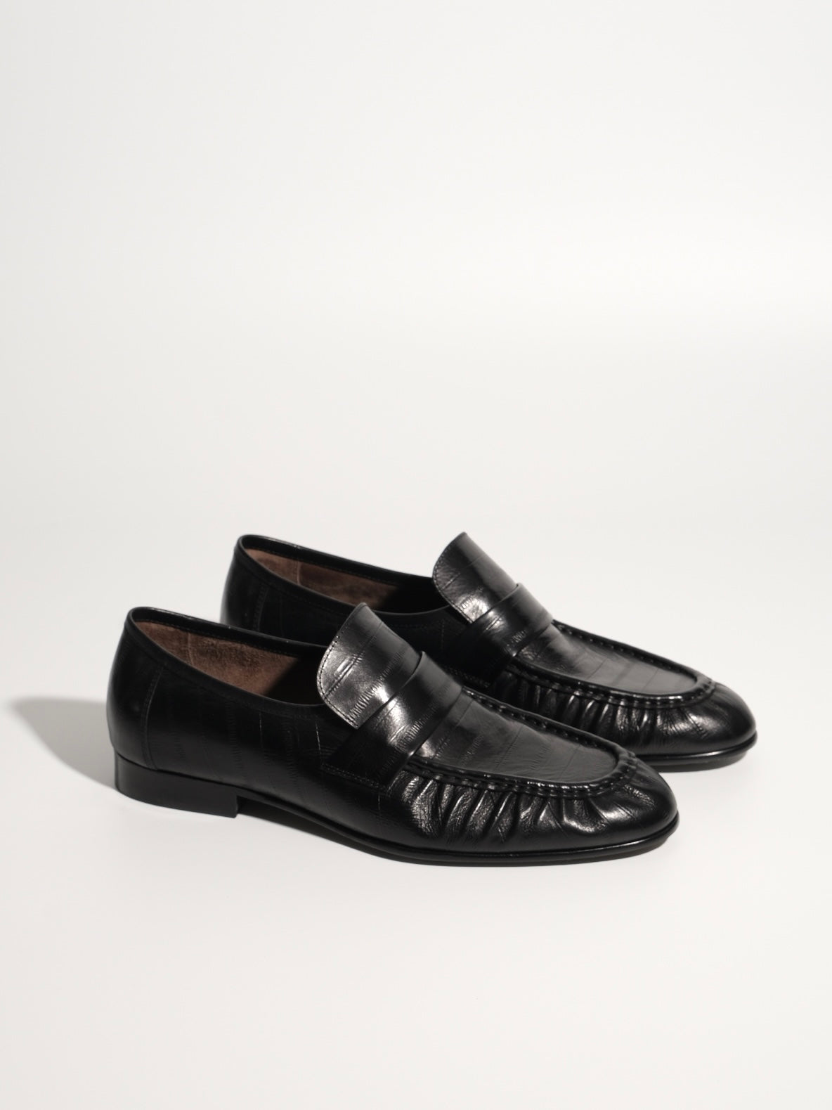 XD-23 Pleated Loafers