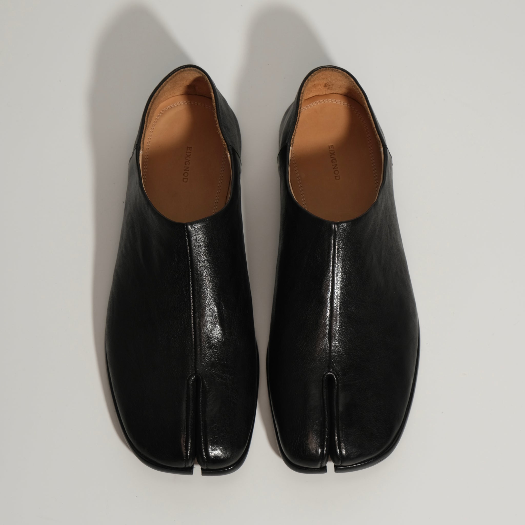 XD-25 Tabi Split-Toe Shoes